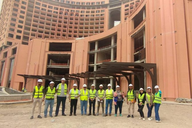 قسم الهندسة المدنية ينظم زيارة ميدانية لموقع مشروع فندق ومول قلب العالم