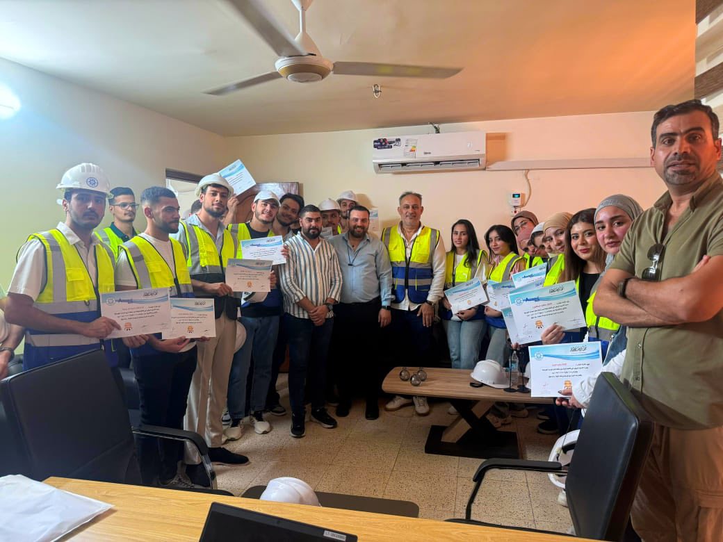 زيارة ميدانية لطلبة قسم الهندسة الكهربائية إلى شركة الاساسات المتينة الطاقة الشمسية