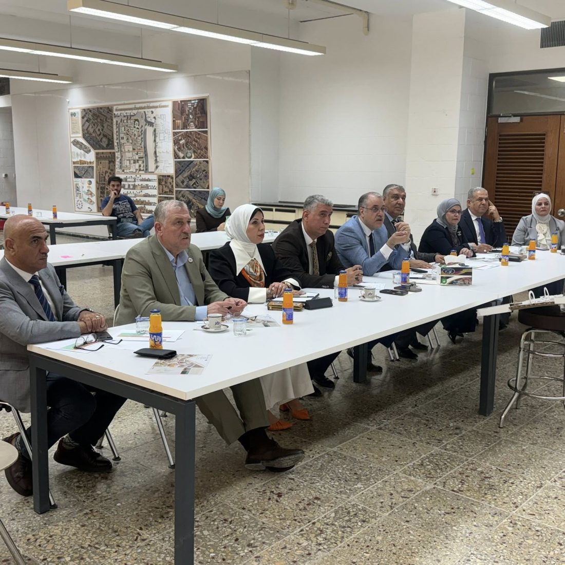 رئيس القسم المعماري يشارك في مناقشات مشاريع تخرج طلبة هندسة العمارة بجامعة بغداد