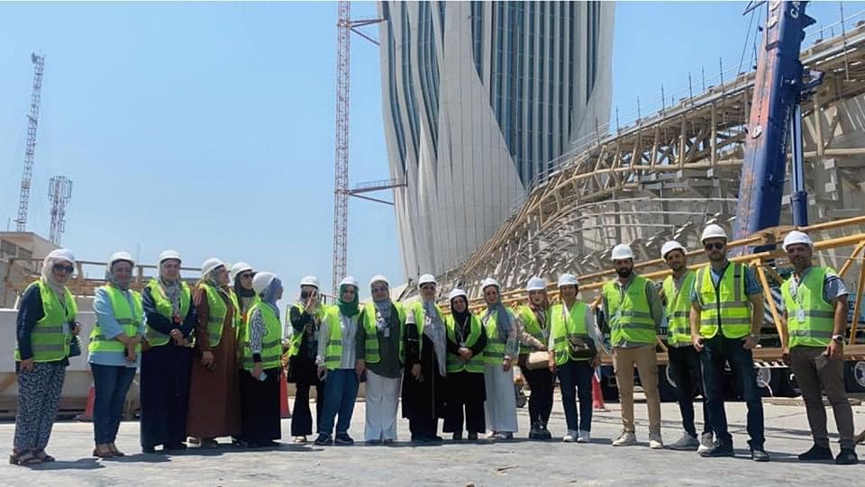قسم الهندسة المعمارية ينظيم زيارة إلى موقع بناية البنك المركزي العراقي برفقة مجموعة من المهندسين