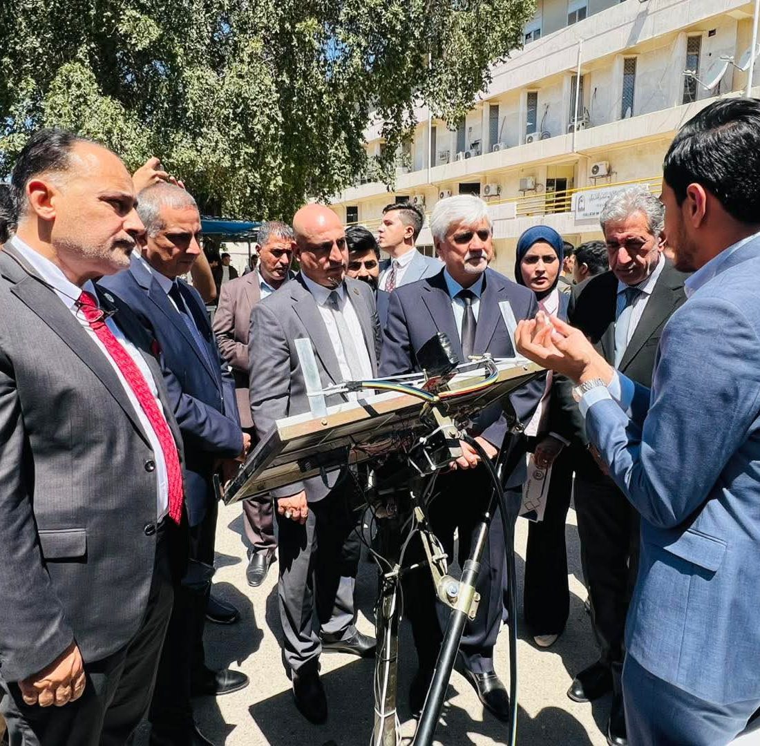 قسم الهندسة الكهربائية يشارك في معرض مشاريع طلبة كلية الهندسة الكهروميكانيكية بالجامعة التكنولوجية
